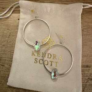 Kendra Scott Silver Elora Earring with Iridescent Stone